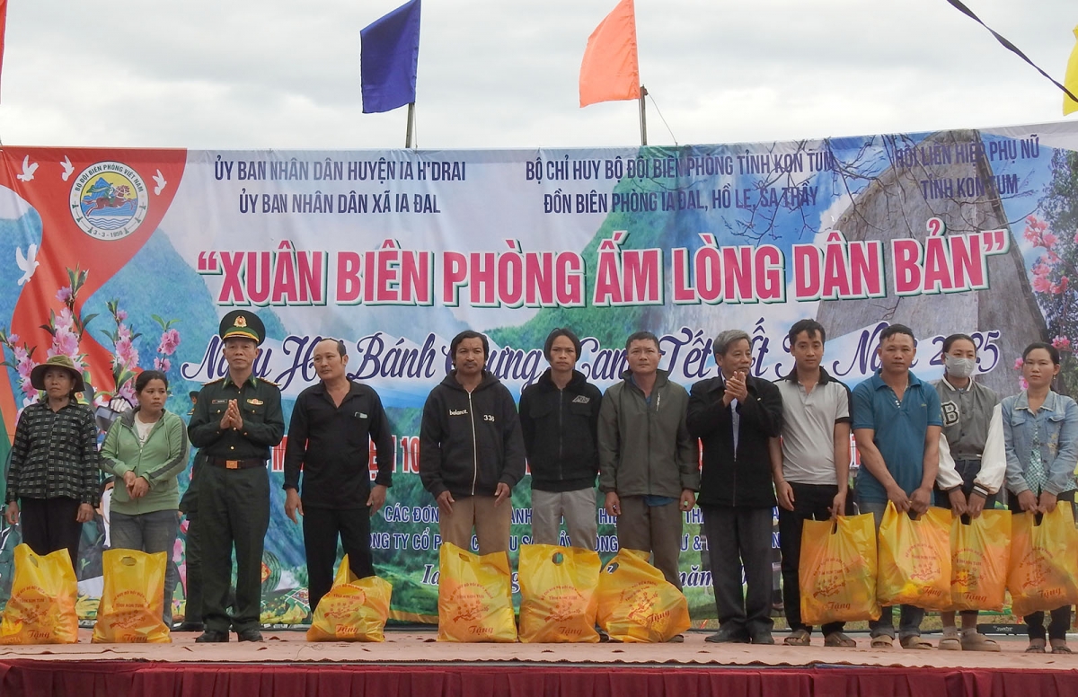 Gah Đơng lam Cau ling Sền gàr tiah nhàr lơgar càr Kon Tum jàu phan pà Sa tềp pà ală hìu rƀah tàm sàh Ia Đal in