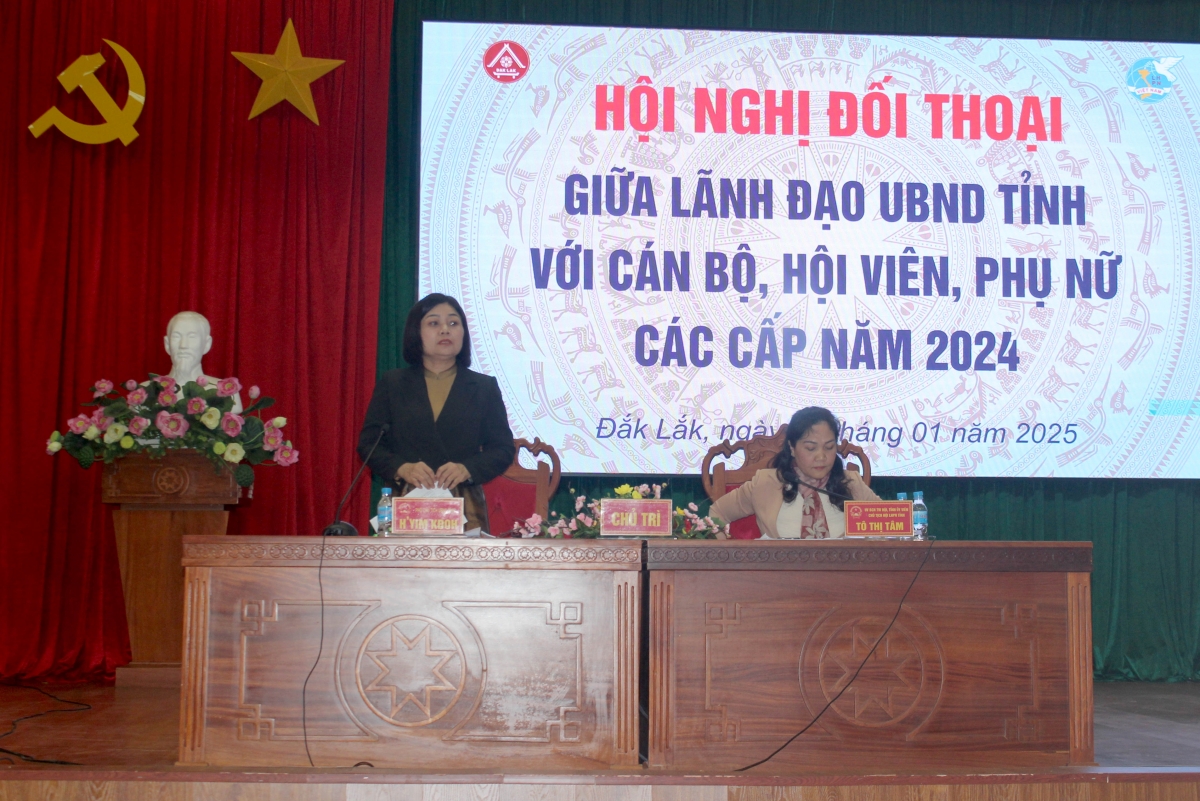 Khua Jơnum min mơnuih ƀôn sang tơring čar Dak Lak gum hrŏm hăng Khul đah kơmơi tơring čar pơphun bơkơtuai hăng adơi amai amăng khul, đah kơmơi hơdôm gưl.