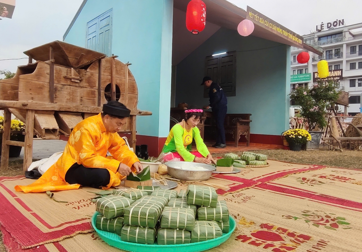 Hoạt động gói bánh chưng ngày Tết, nét đẹp văn hóa Việt