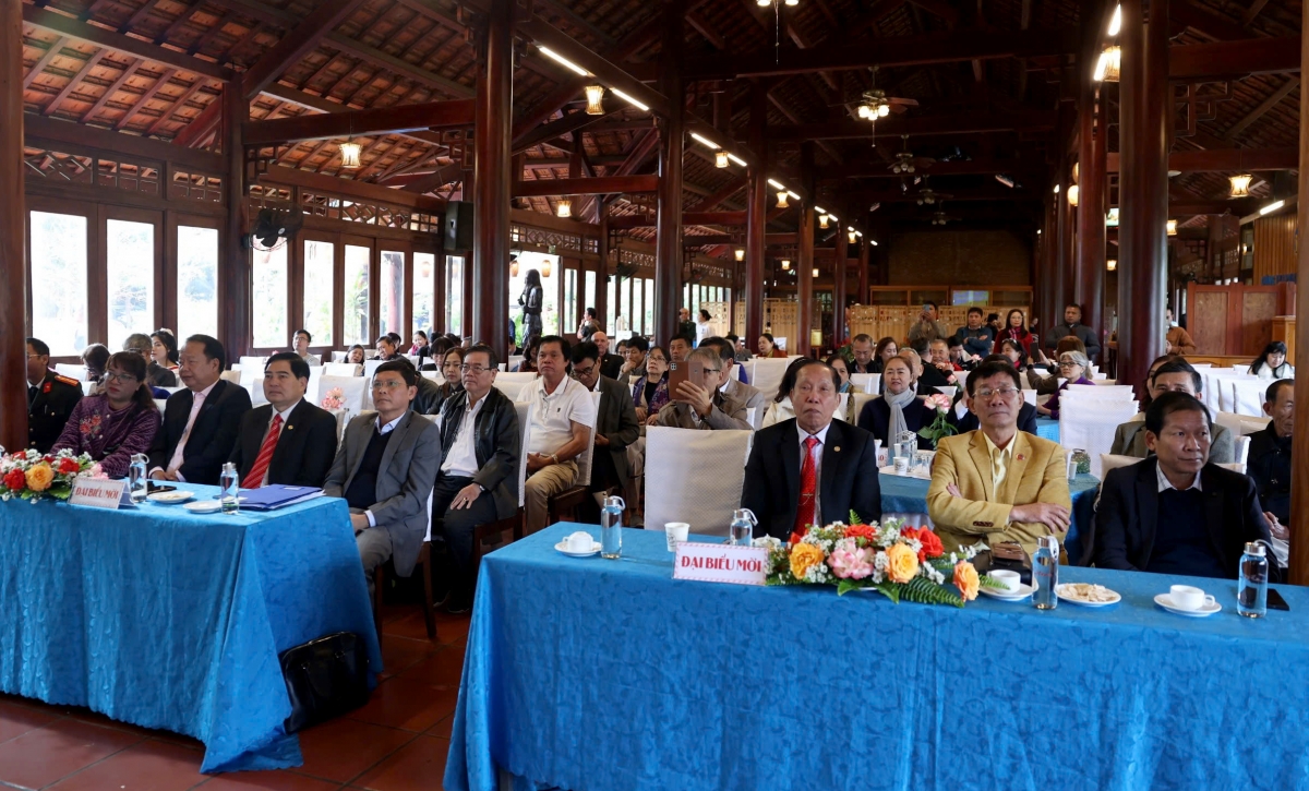 
Tơdrong akŏm tơƀơ̆p đei pơgơ̆r 'lơ̆ng hơ-iă tơnŏ