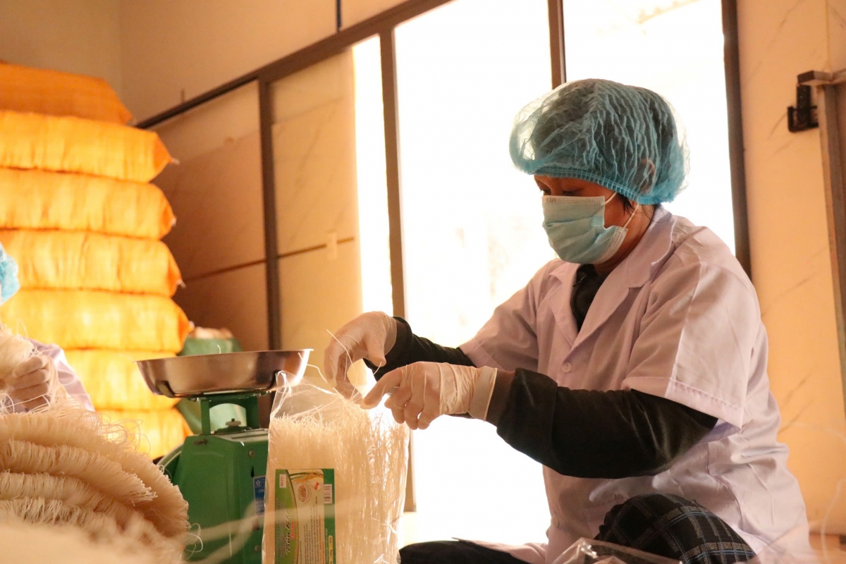 
Plei pơm miê̆n Chi Lăng, phường Khánh Xuân, plt Buôn Ma Thuột, dêh char Đắk Lắk oei hăt pơm tơmam kiơ̆ hla ar răt ƀât Têt