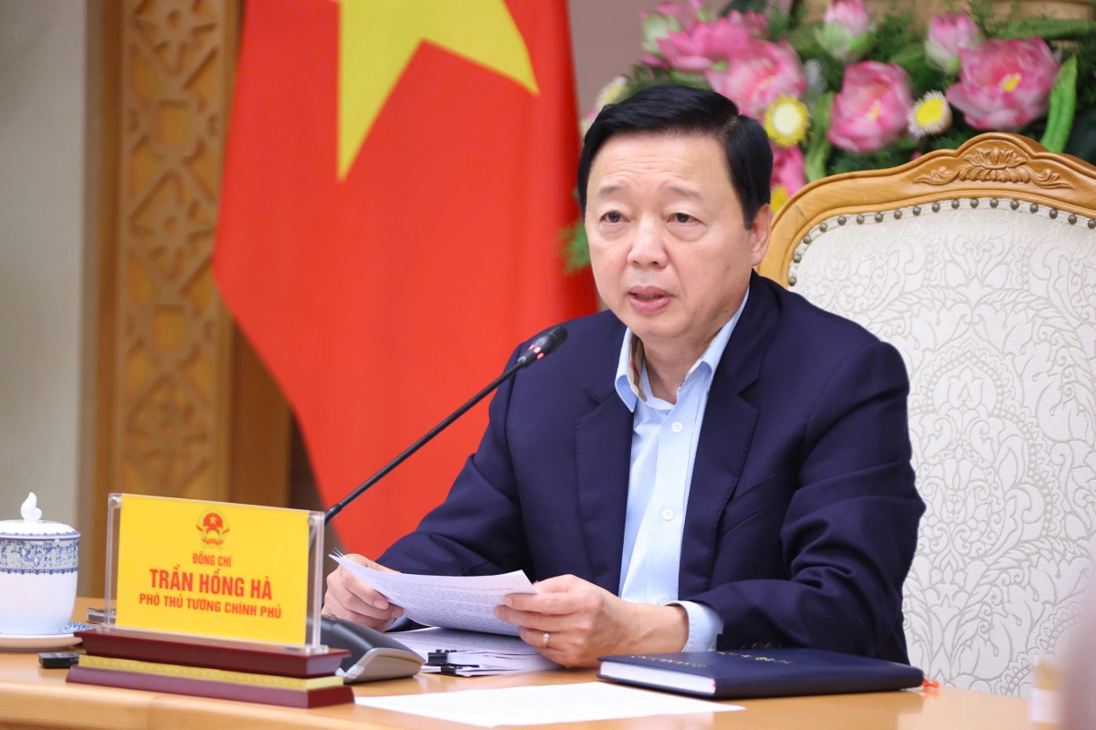 Phó Thủ tướng Trần Hồng Hà pơgơ̆r hop akŏm