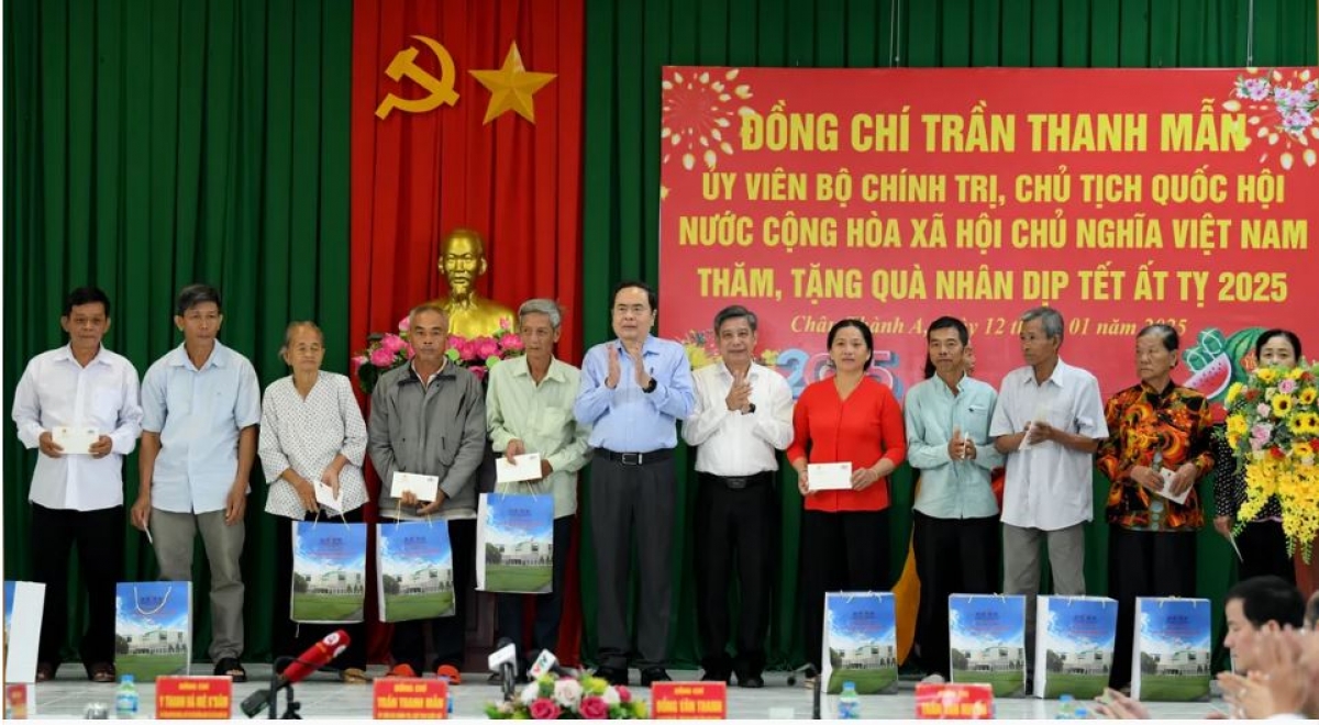 Pôa Trần Thanh Mẫn, Kăn xiâm hnê ngăn Kuô̆k hô̆i hbru tơmeăm Têt ăm mâu rơpŏng kơtiê tơring Châu Thành A