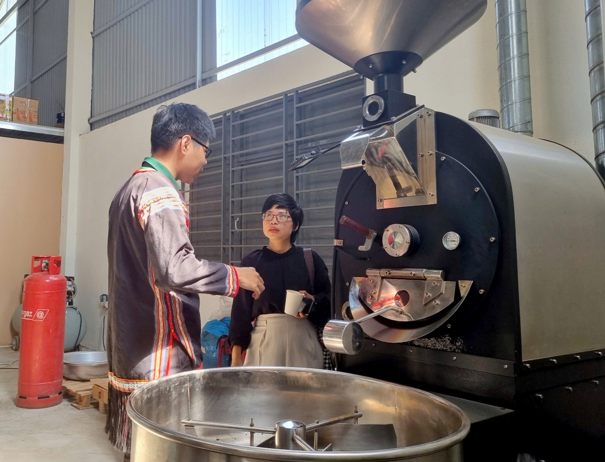 
Tăc phan mờ lơgar ndai phan lơh geh bơh broă lơh sa suơn sre lơh gơlik phan jrô là jơnau kờñ bơh càr Dăk Lăk dê nàng kờñ bơtàu tơnguh bơta kwơ mờ bơta niam bơkah bơh phan lơh geh bơh broă lơh sa suơn sre dê