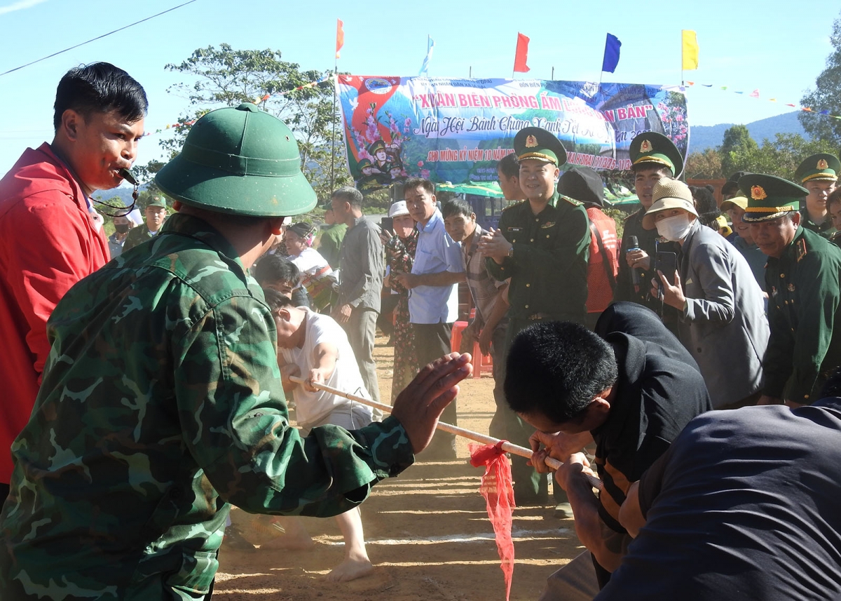 
Kwang bàng, cau ling bal tiah nhàr lơgar nhơl dŭi che