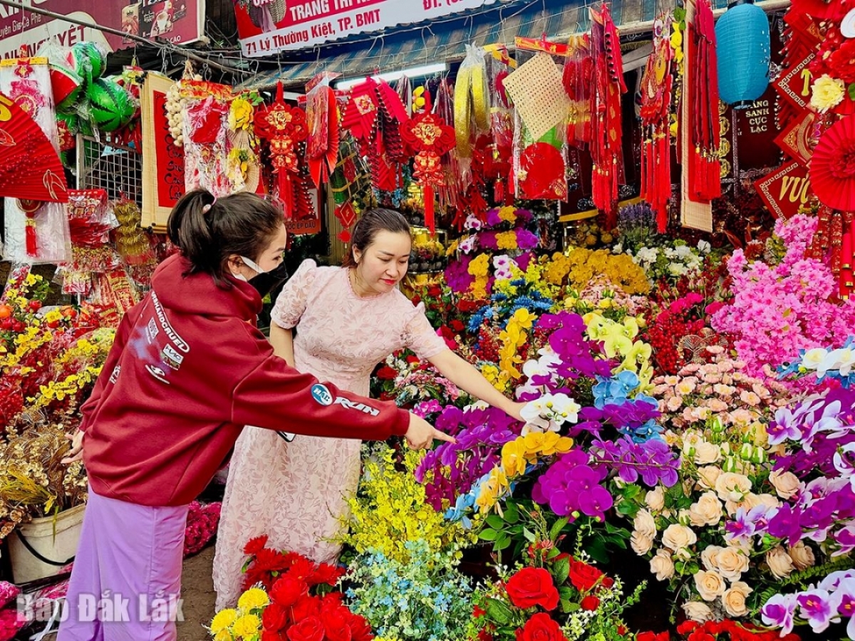 
Bơkào lì niam ngan nam pa geh bơka tàm ƀòn dờng Buôn Ma Thuột