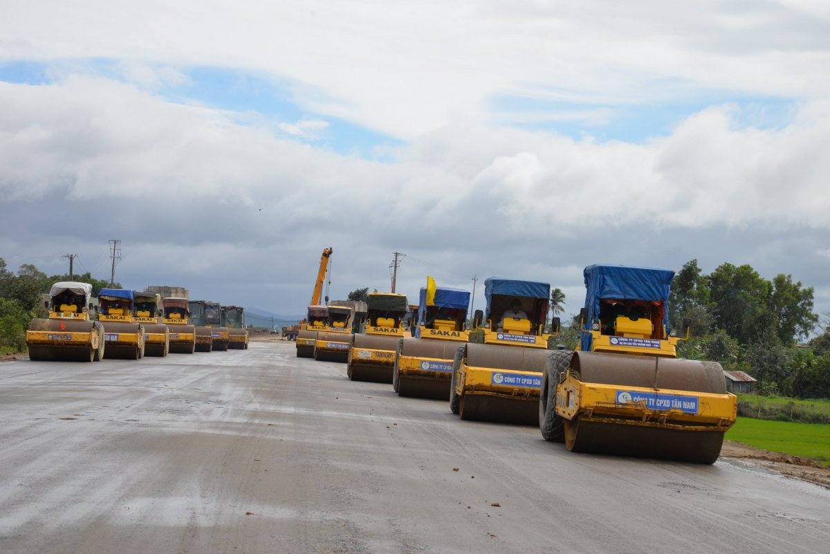 Mpồl lơh broă Tân Nam neh dă lŭ geh 10 kơi sồ 