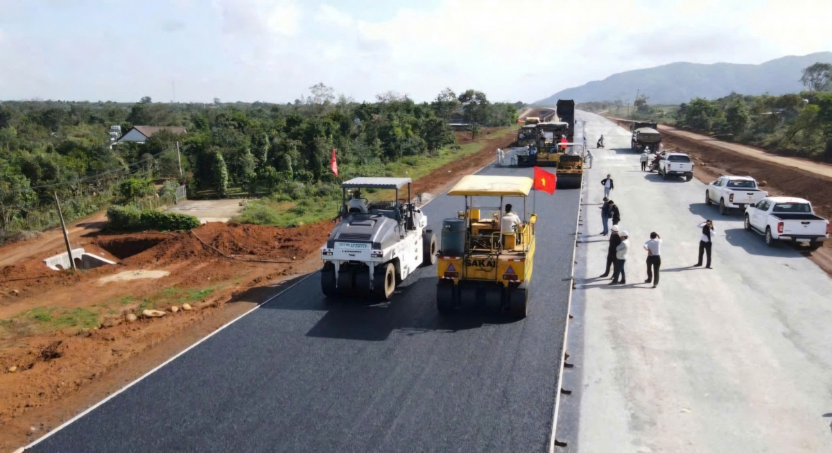 Hmâo tuh kơ su rơbêh kơ 300m jơlan đuăi hmar Khánh Hòa – Buôn Ma Thuột