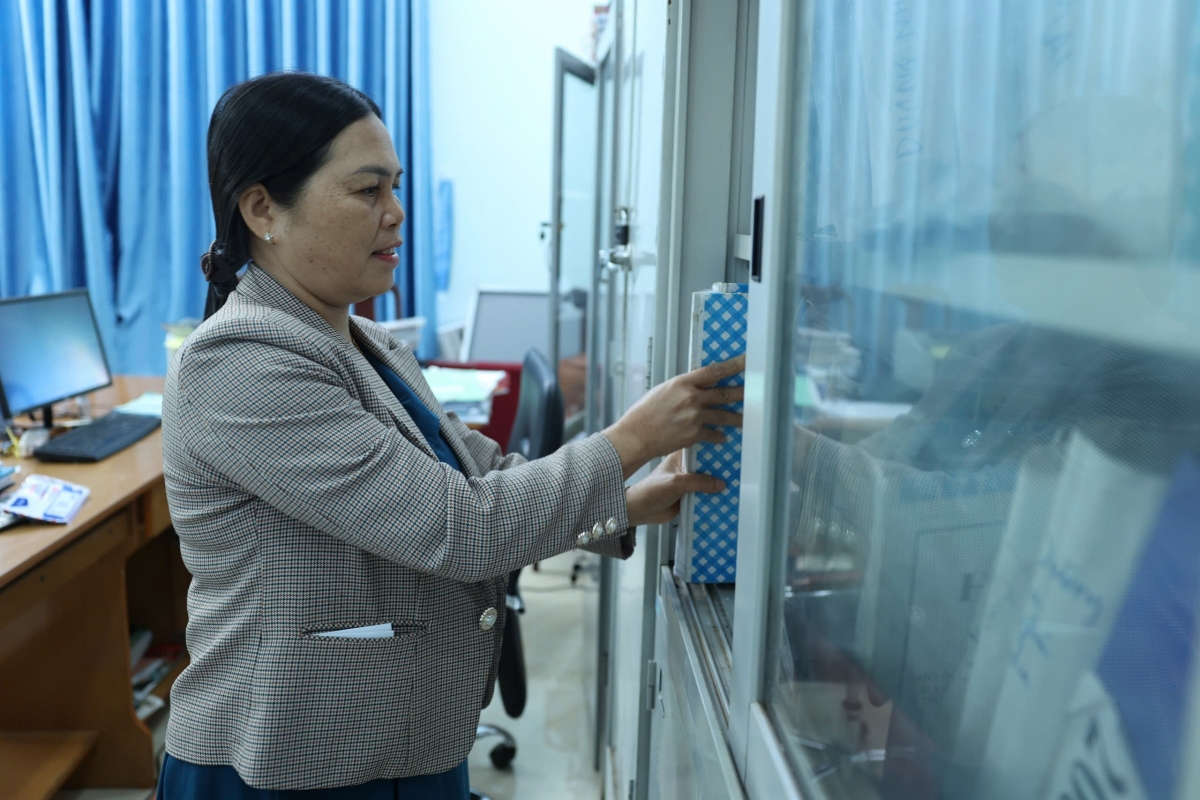 
Mŏ H’er Niê Kđăm vă hơnơ̆ng vang tơgop mă lăp ăn tơpôl tơ̆ tơring oei xa