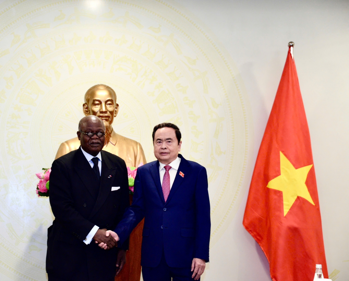 Pôa Trần Thanh Mẫn, Kăn xiâm hnê ngăn Kuô̆k hô̆i ƀă Kăn xiâm hnê ngăn Khu tơrŭm Kuô̆k hô̆i râ má môi tơpui nâl Pơhlăng