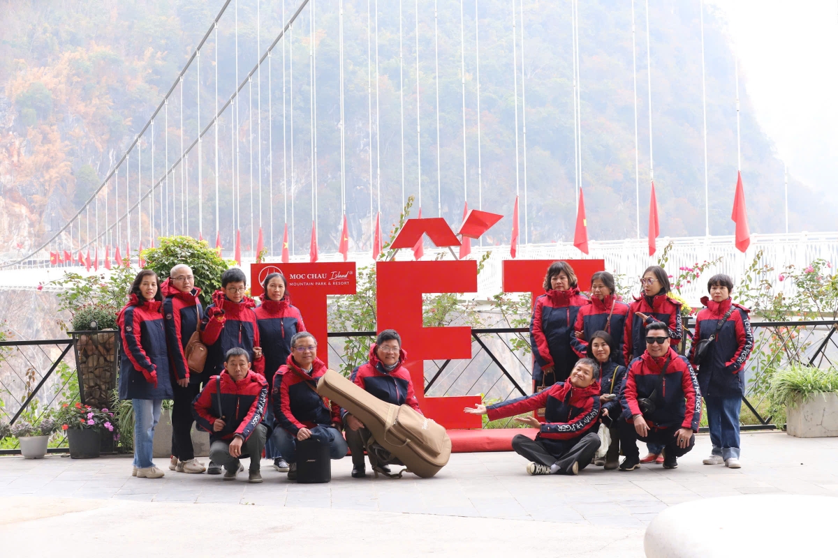 Đông đảo du khách lựa chọn Mộc Châu là điểm đến du xuân trong dịp Tết