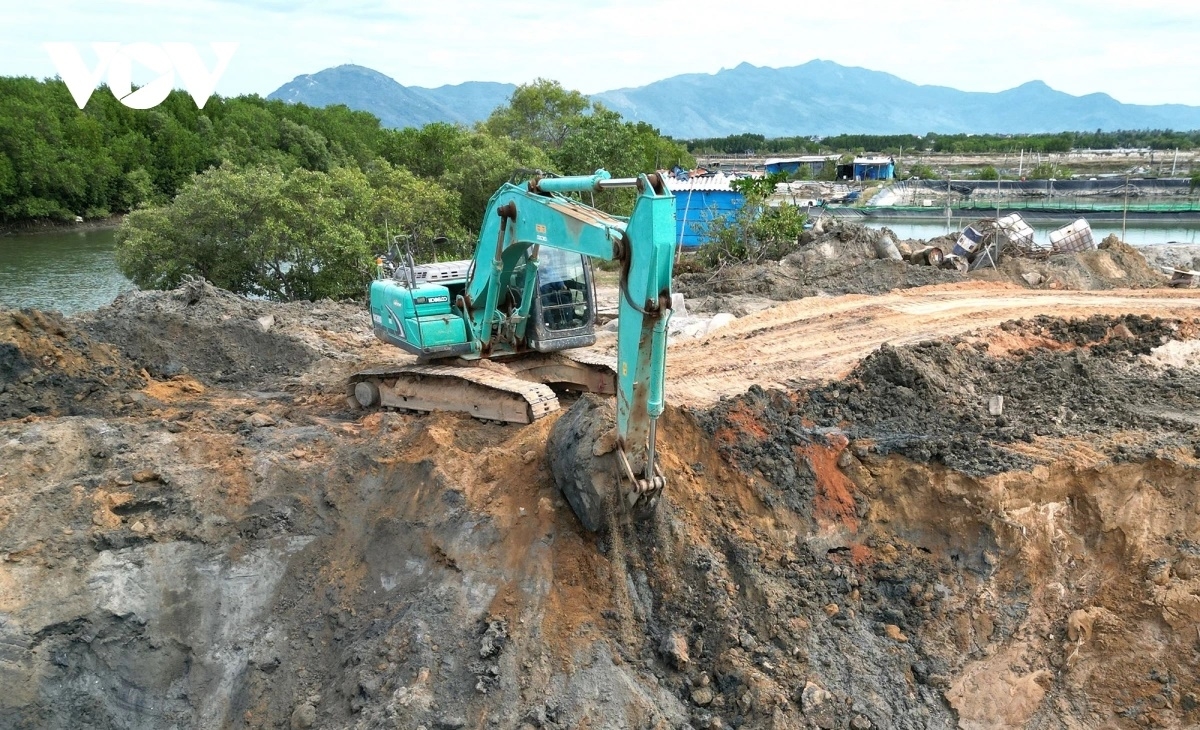 Đầu tư phát triển giao thông