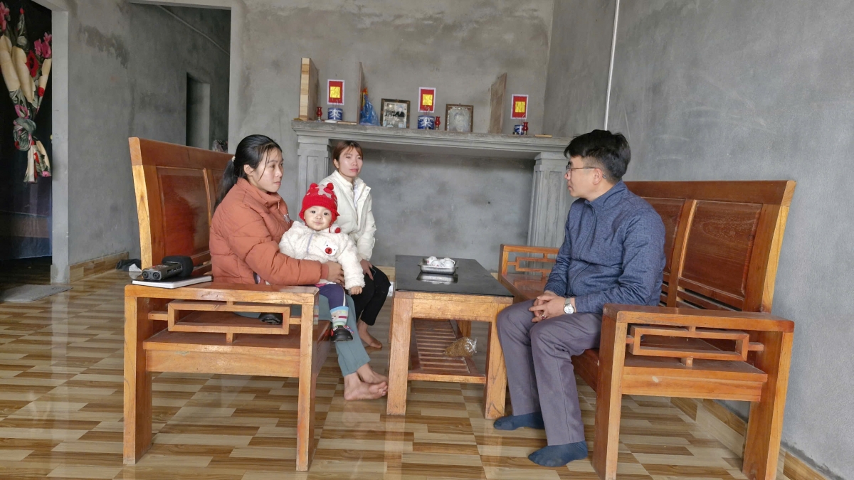 Gia đình chị Nguyễn Thị Hà đã kịp hoàn thành căn nhà mới tại khu tái định cư để đón Tết
Ảnh: Thừa Xuân/VOV Tây Bắc