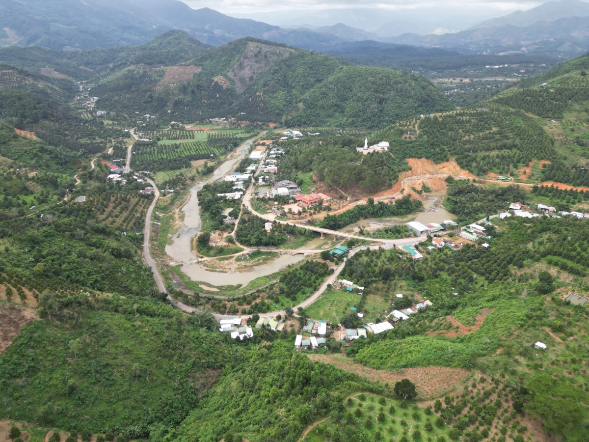 Hàng trăm căn nhà tại miền núi Khánh Hòa được sửa chữa, xây mới.
Ảnh: Thái Bình/VOV Miền Trung