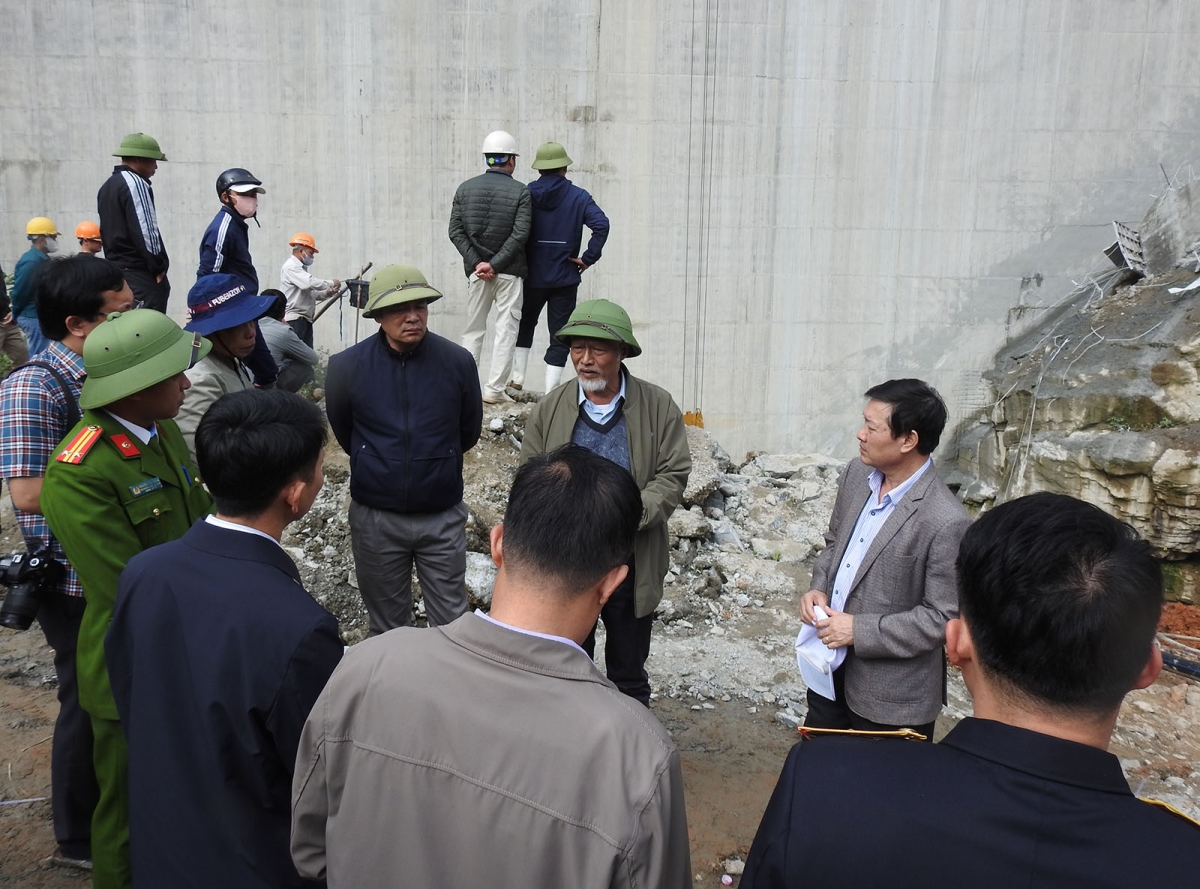 Mâu khu ki ai tơdjâk séa ngăn a tíu ki ai xâu xía pêi pro mâu troăng hơlâ tí tăng 2 ngế kŏng nhân dế hía