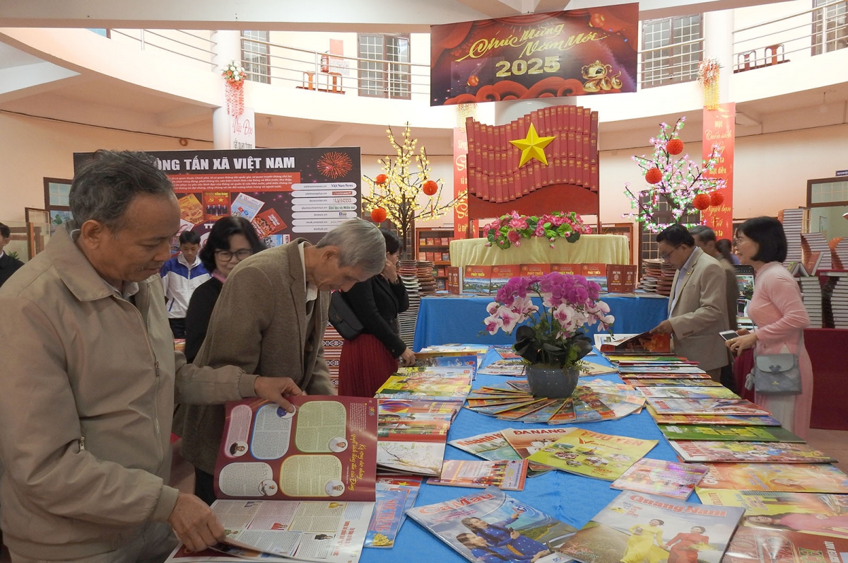 Anih ràng sră ƀăo càr Kon Tum niam, hòi jà geh gal cau tus sền