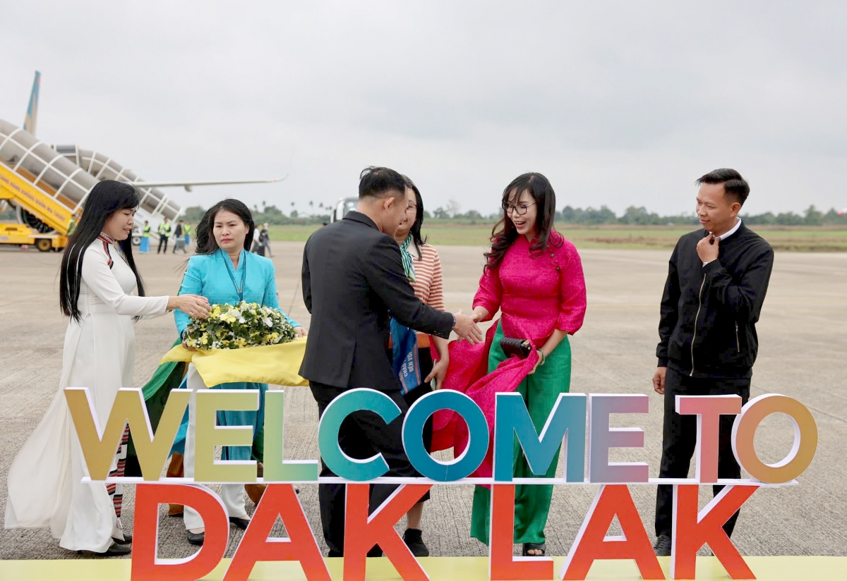 Gah lòt nhơl càr Dăk Lăk chờ gờm cau năc "dơ̆ 1 tơlăk 500 rơbô nă" tus càr Dăk Lăk