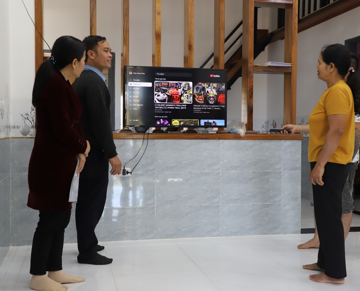 Ală măt mpồl lơh broă tàm sàh Krông Jing, kơnhoàl Mdrăk, càr Dăk Lăk tus tam pà bal bơta chờ mờ hìu mò H' Chơ̆t Niê tàm ƀòn Tai