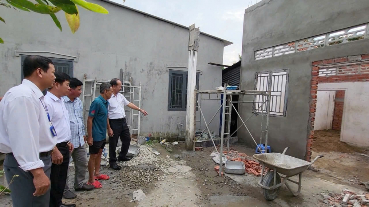 Nhiều hộ nghèo khó khăn về nhà ở tại huyện Phụng Hiệp đã được hỗ trợ sửa chữa,
xây dựng nhà mới trong thời gian qua.
Ảnh: Nguyễn Tấn Phong/VOV ĐBSCL