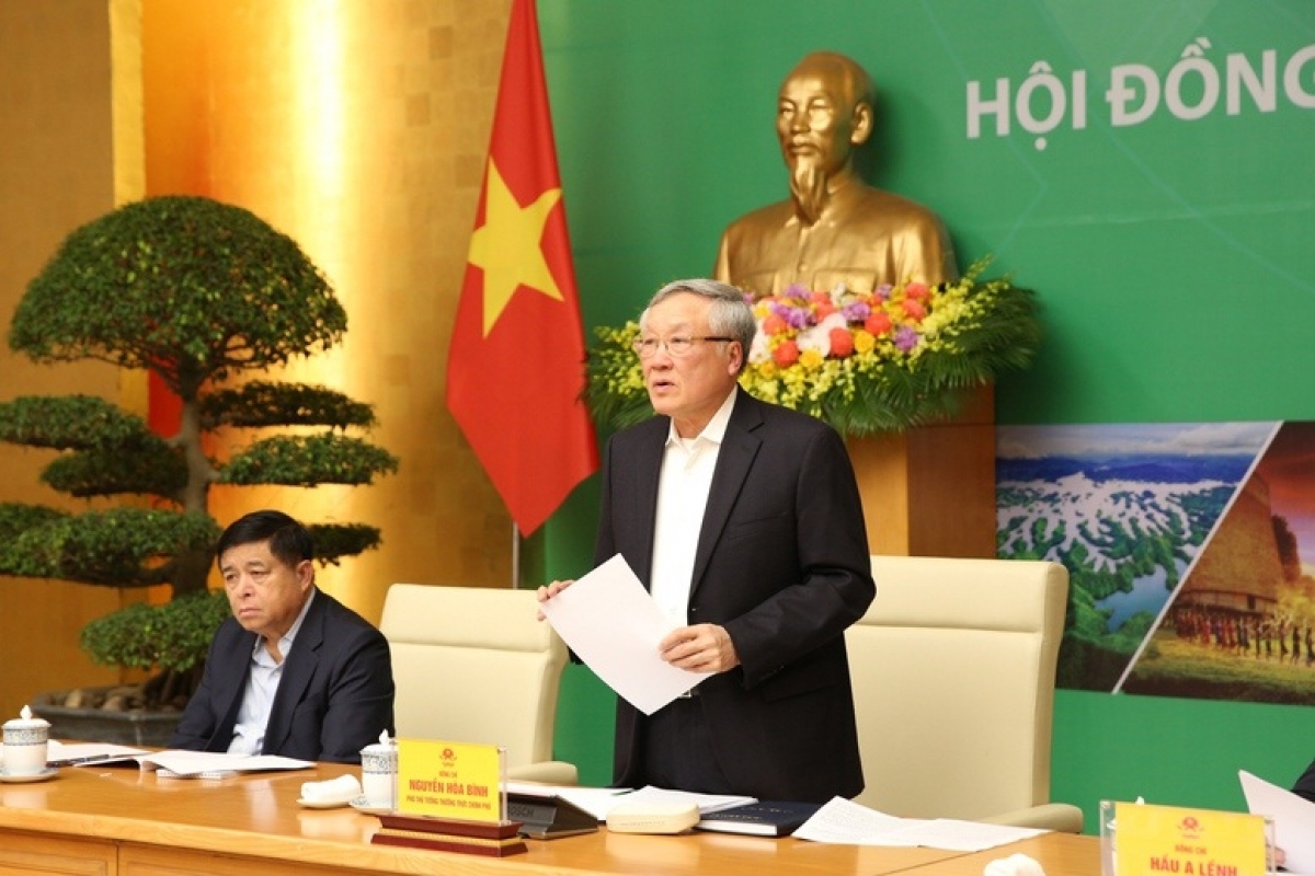 
Kơ iĕng Thủ tướng Nguyễn Hòa Bình iung pơma tơ̆ Hop akŏm.