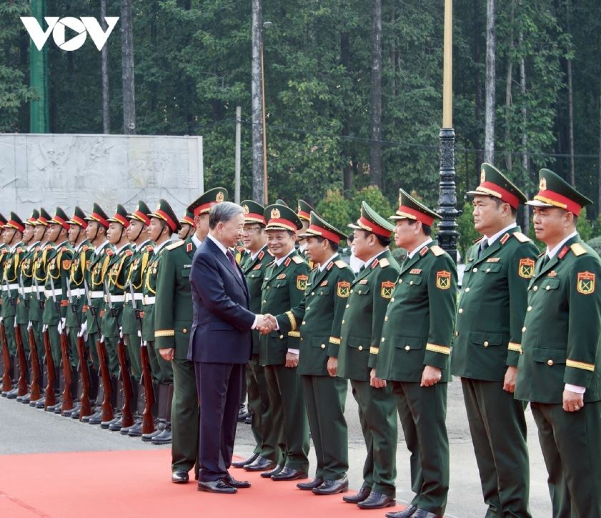 Tổng Bí thư Tô Lâm tât khâl n’hanh ƀư tơm rơh pah kan đah Quân khu 7 mpeh nău kan tahen, njrăng n’gang neh dak năm 2024, trong rƀŏng nău dơn kan năm 2025