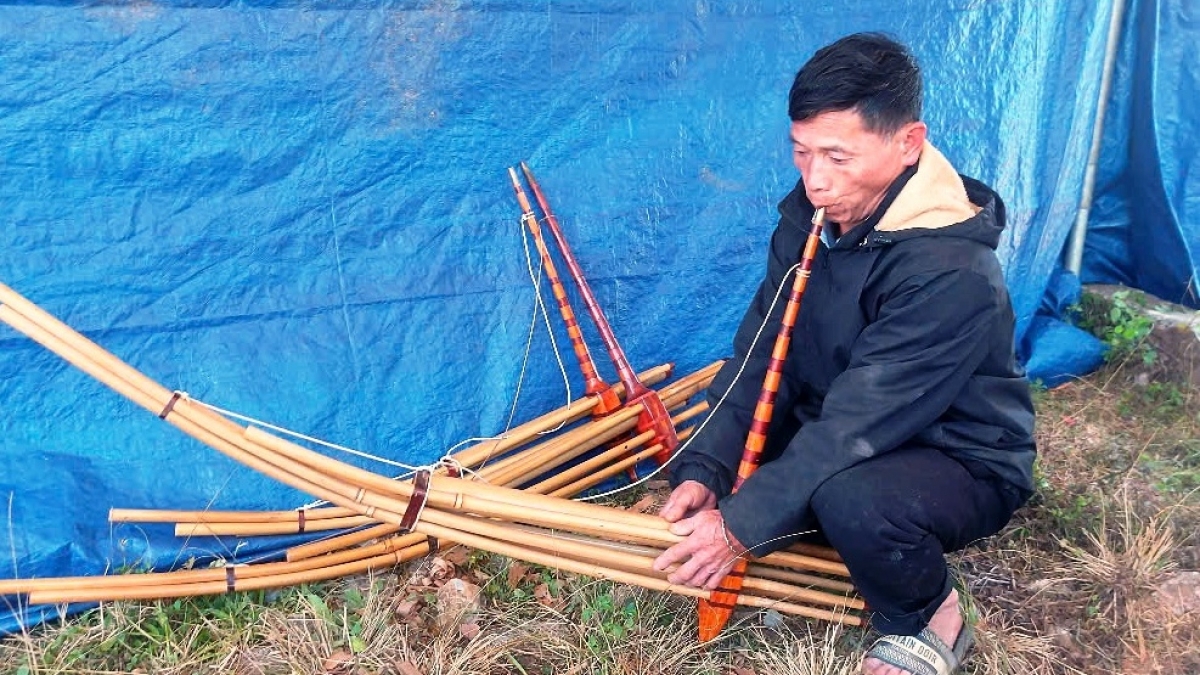 Thổi khèn Mông phải có kỹ thuật thổi mới hay.
Ảnh: Thào Ly/VOV Tây Bắc