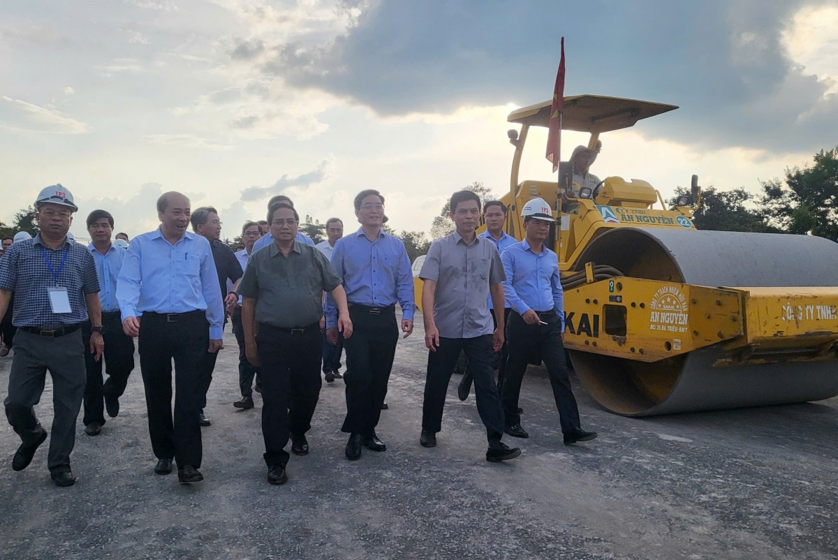 Thủ tướng ồng Phạm Minh Chính lòt sền Rơndăp broă lơh gùng rơndeh lòt mhar Khánh Hoà- Buôn Ma Thuột