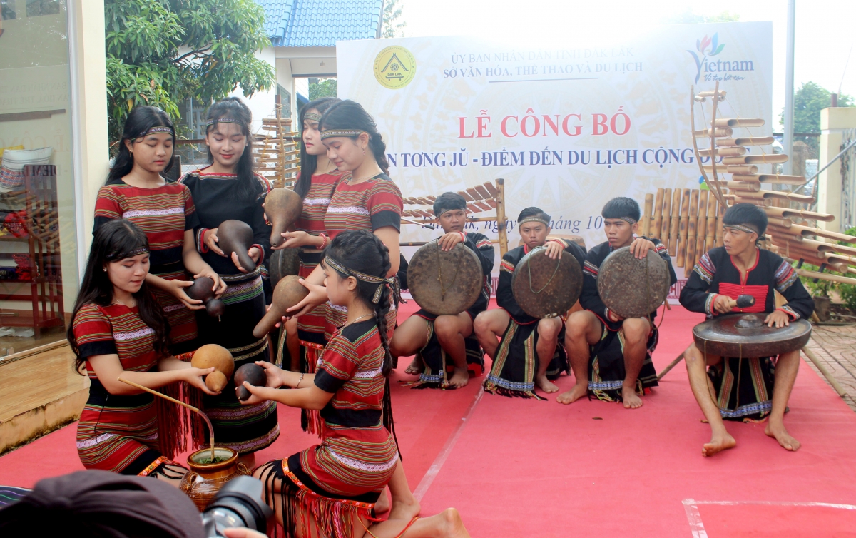 Càr Dăk Lăk bơyai lơh uă rơlao tai tiah lòt nhơl mpồl bơtiàn