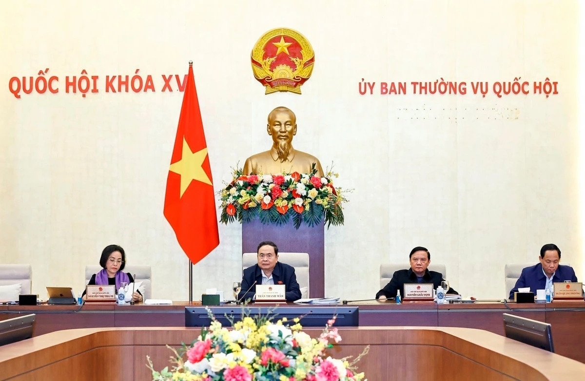 Rơh rƀŭn bah Ủy ban Thường vụ Quốc hội
 