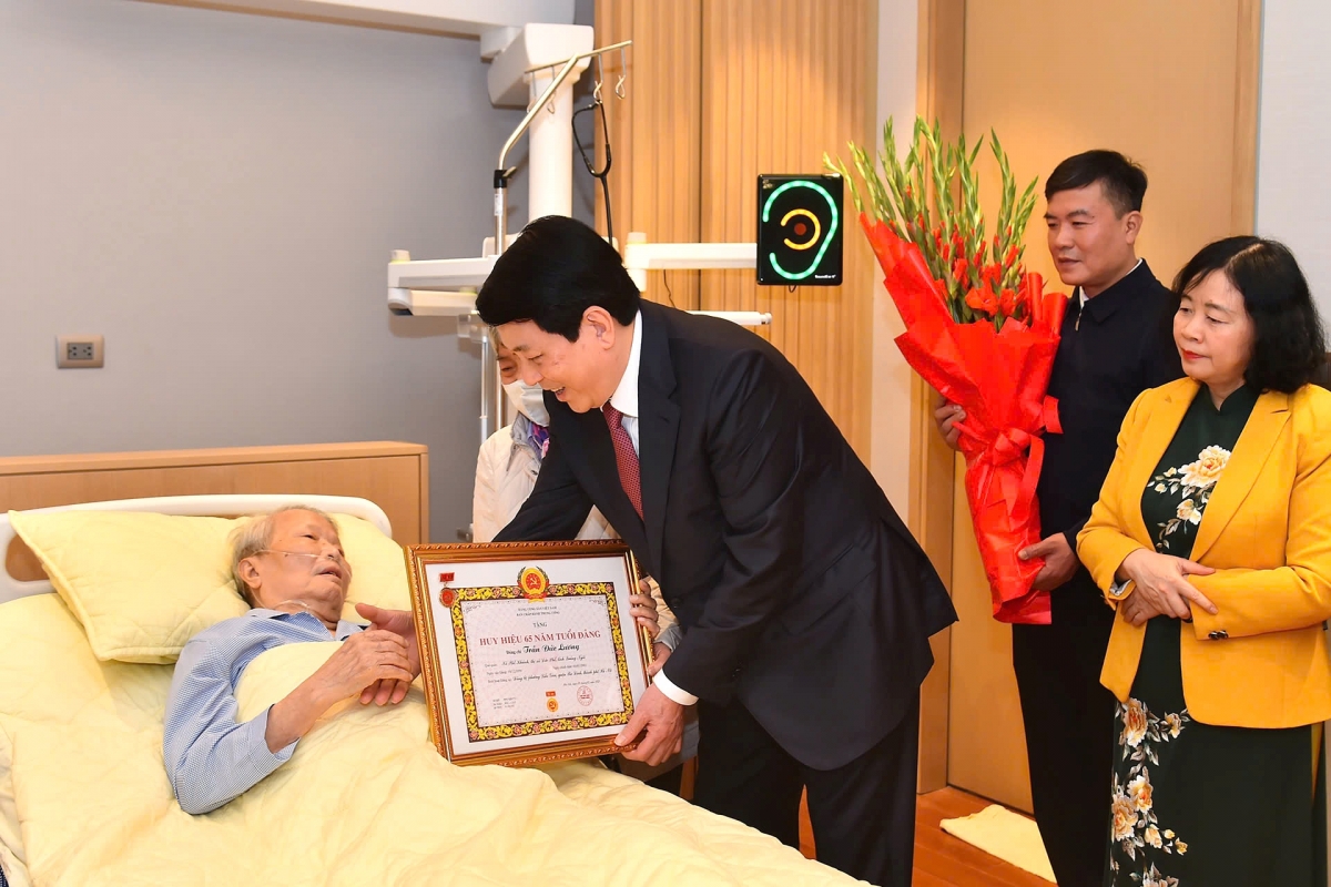 Khua mir sir ơi Lương Cường jao miđai 65 thun ping gah kơ Khua mir sir hơđăp ơi TRần Đức Lương