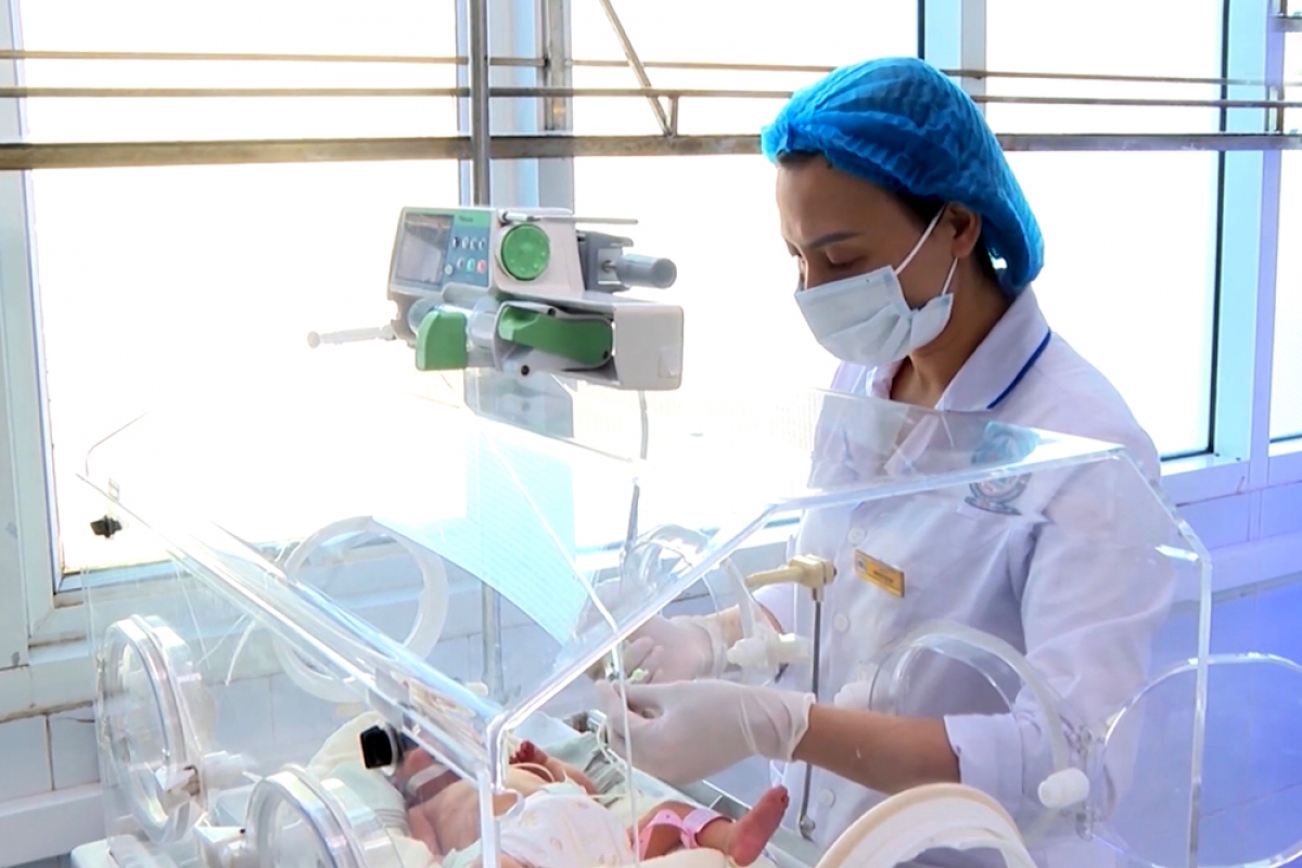 Học tập và làm theo Bác gắn với chuyên môn là việc làm hàng ngày của mỗi cán bộ, viên chức ngành y Lai Châu