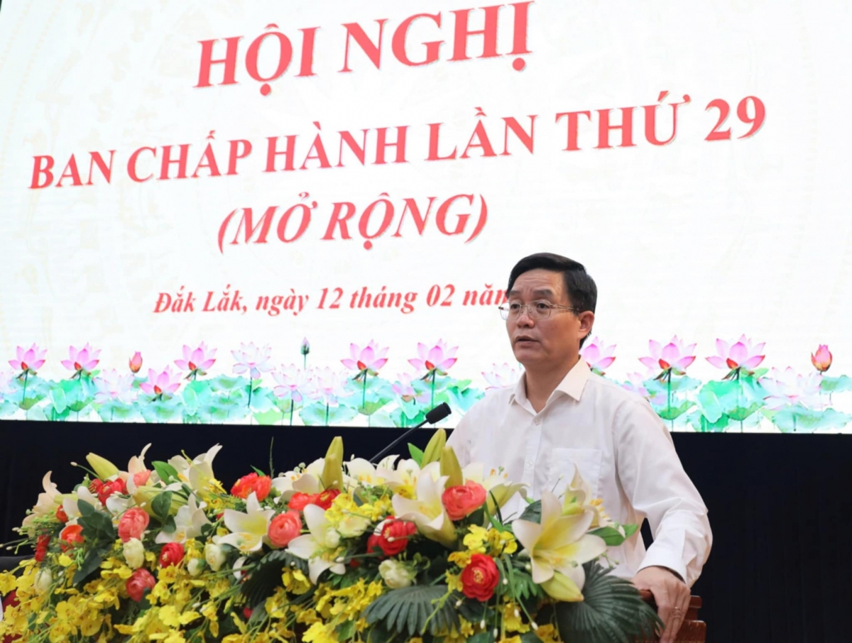 Ƀí thư Tỉñ ủy càr Dăk Lăk ồng Nguyễn Đình Trung sồr lơh tàm Pơrjum Mpồl Duh broă Đảng ƀộ