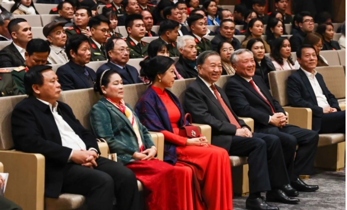 Pôa Tô Lâm, Kăn xiâm pơkuâ hnê ngăn Đảng ƀă mâu kăn xiâm, mâu kăn veăng ngăn mơđah hơdruê xuăng. Um: CAND