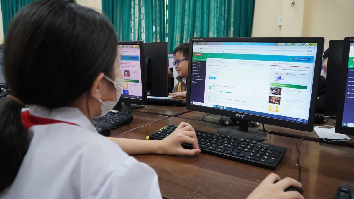 Anek saih sang bac Tieu hoc Hiệp Tân, Quan Tân Phú, Ban raya Ho Chi Minh