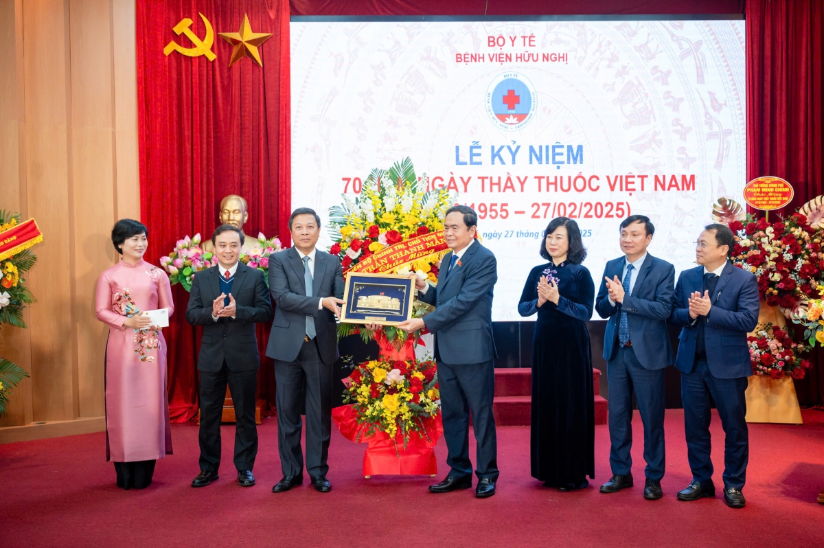 Củ tịc Quốk hội ồng Trần Thanh Mẫn  còp Hìu sơnơm Hữu Nghị