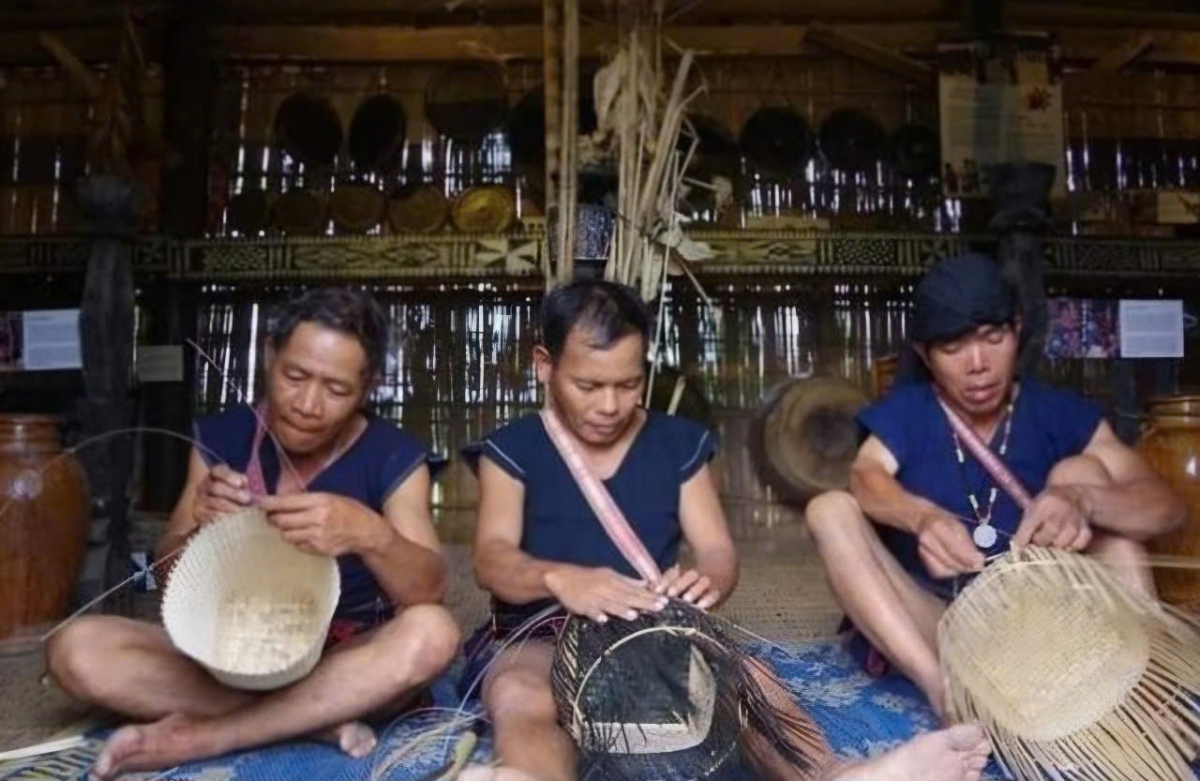 Những nghệ nhân đan lát của làng