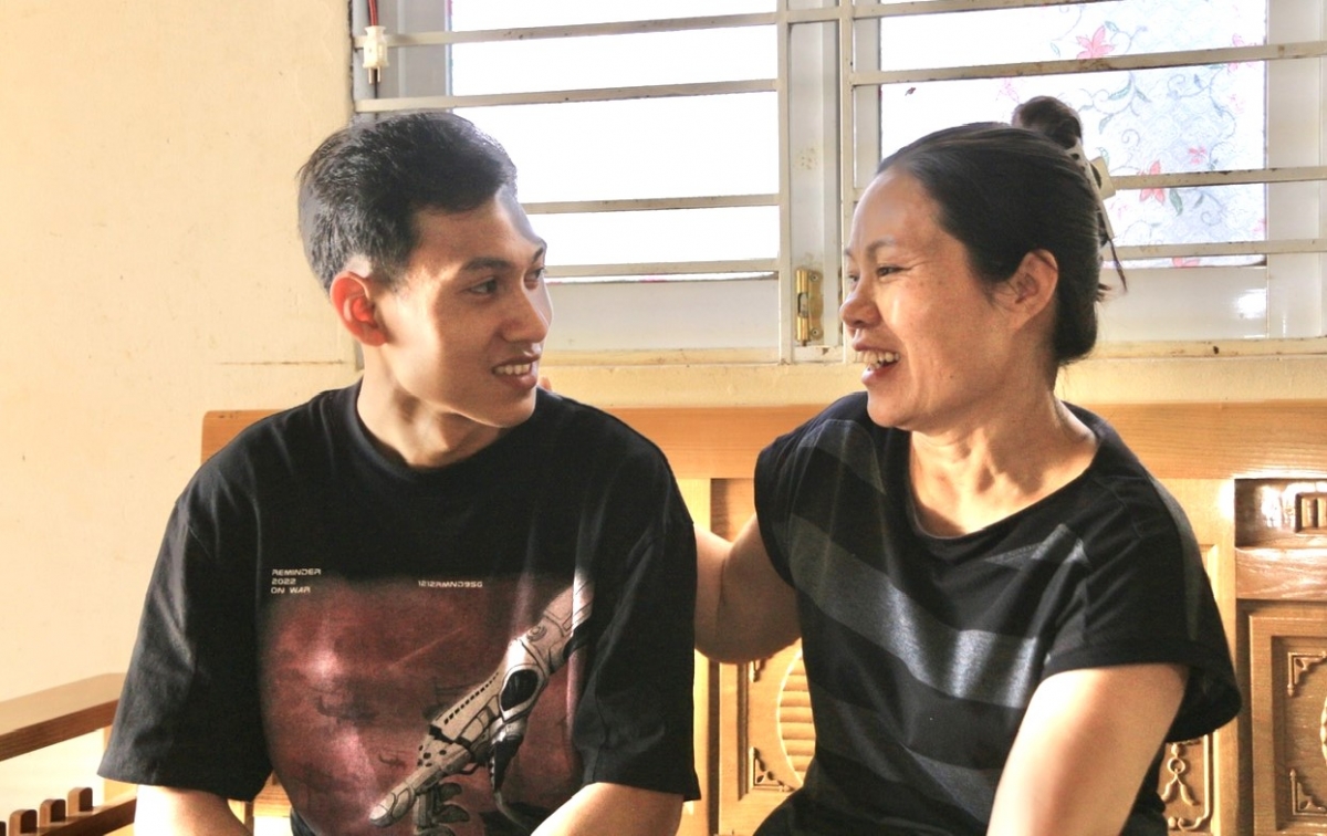 Đảng viên hơnăm ối nếo Phương Bắc Bkrông a tơring Krông Ana xuân châ nôu pâ môi tuăn drêng chêh đơn mot pro mô đô̆i