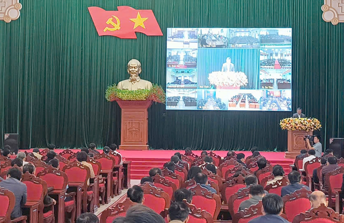 Kon Tum hiăng klêi tơdroăng ki xoăng ‘mot tơkŭm tíu pêi cheăng