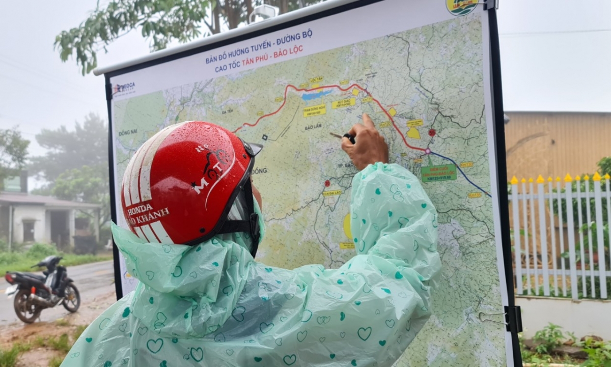 
Kon pơlei dêh char Lâm Đồng hơpơi 'meh dôm jăl trong tih Tân Phú – Bảo Lộc păng Bảo Lộc – Liên Khương dah hrôih đei ming man