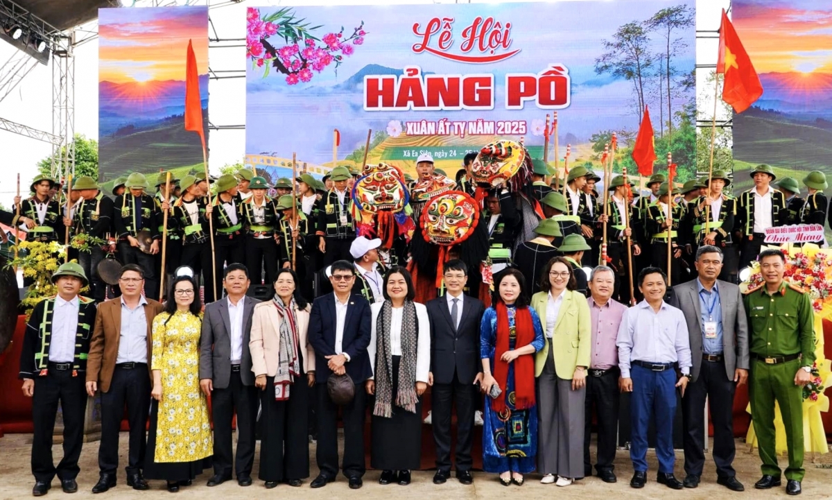 Lễ hội Hảng Pồ được tổ chức tại thị xã Buôn Hồ hàng năm vào dịp cuối tháng Giêng