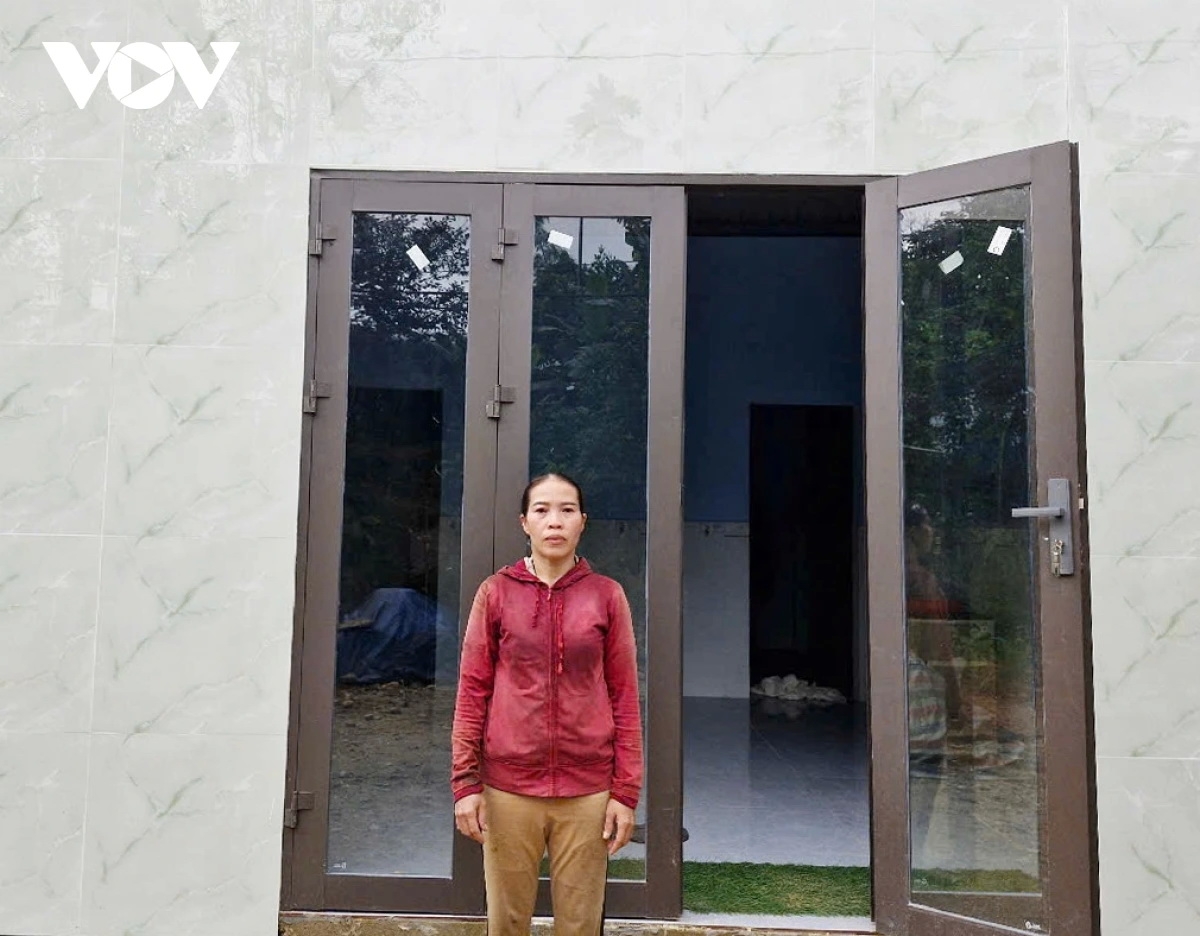 Nhờ đi xuất khẩu lao động, chị Hồ Thị Hạnh, người dân tộc Ca Dong ở xã Phước Gia có tiền làm nhà và vốn làm ăn