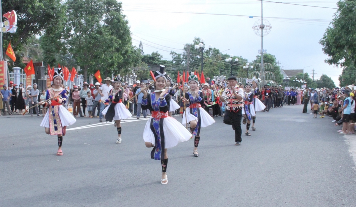 Sau 50 năm đất nước thống nhất, huyện Krông Bông- căn cứ H9
khi xưa đang từng ngày vươn mình, thay đổi diện mạo.
Ảnh: H Xíu/VOV Tây Nguyên