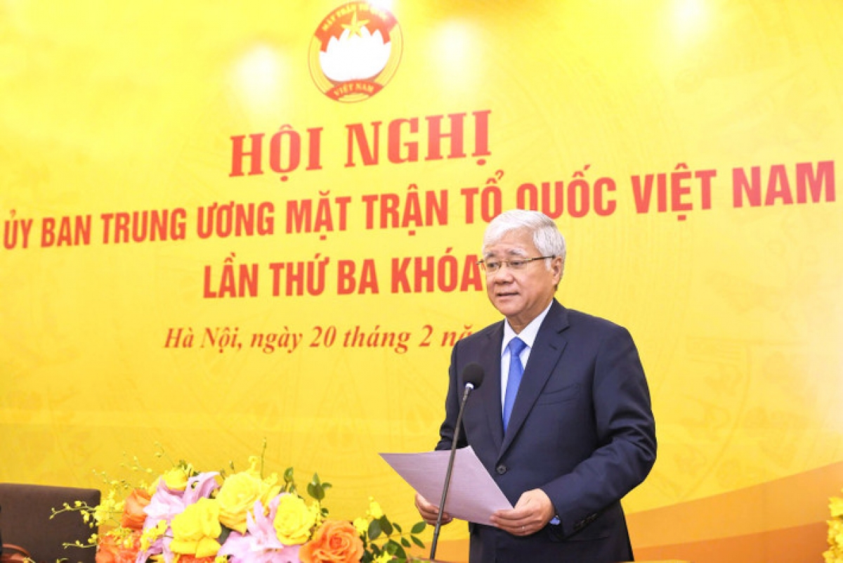 Pôa Đỗ Văn Chiến, Kăn xiâm hnê ngăn Vi ƀăn Măt trâ̆n tơnêi têa Việt Nam tơbleăng pơxiâm po hneăng hôp