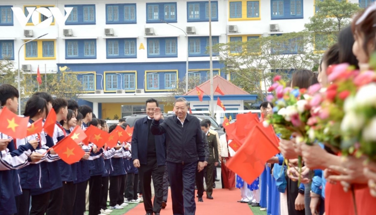 Tổng Bí thư Tô Lâm hŏ râng Lễ rgŏ jă Tết tăm si “Mbro mbrăng nkah gĭt Wa Hồ” ta n’gor Hưng Yên. 