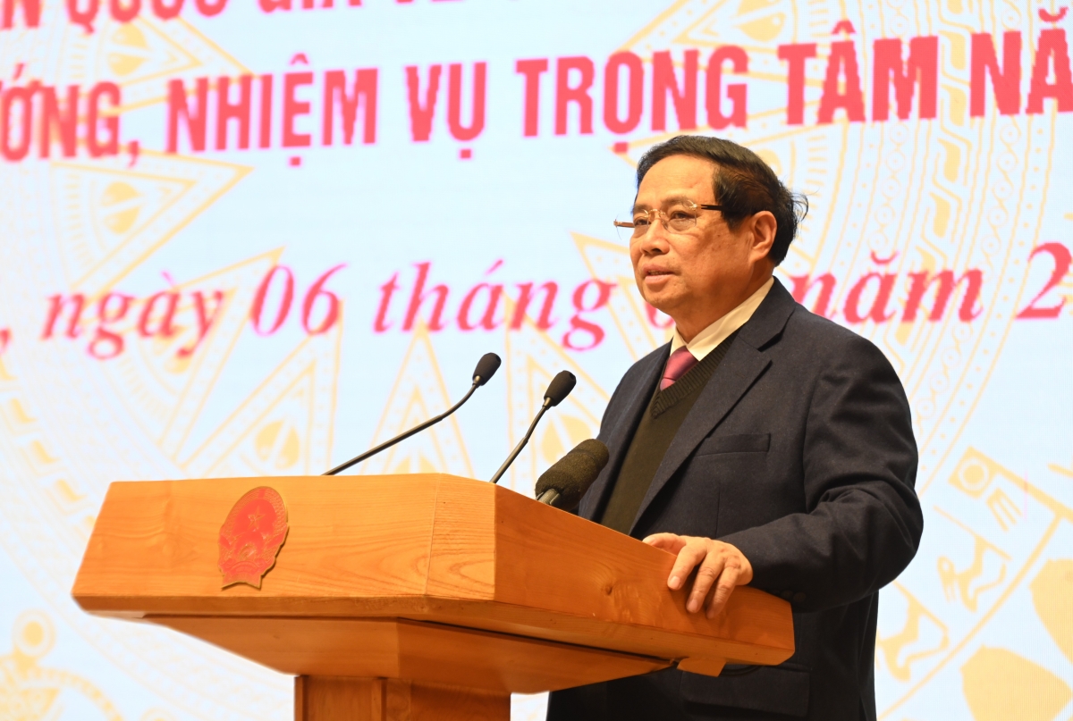 Thủ tướng Phạm Minh Chính leo rơh rƀŭn nchră 