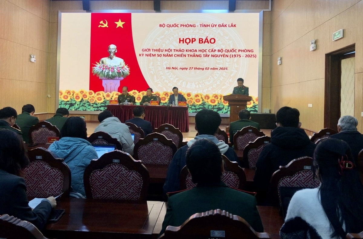 
Rim kơdră tang măt vang năm pơgơ̆r.
