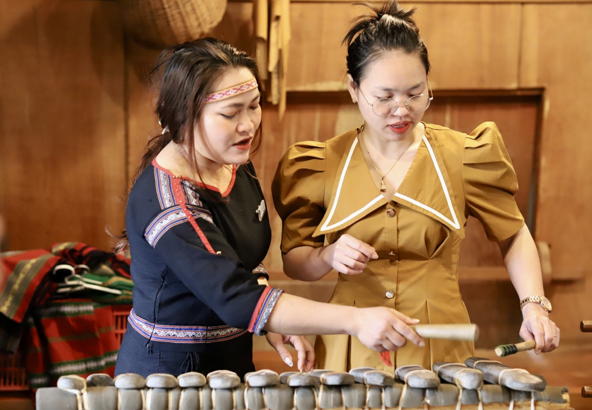 Tơmối ki lăm ngăn kơnôm châ mơngế ki djâ tơbeăng tơno tối ‘na túa xúa hmốu tơnĭng, môi tung tơmeăm khoăng ki xah hêi dêi hdroâng kuăn ngo a Tây Nguyên