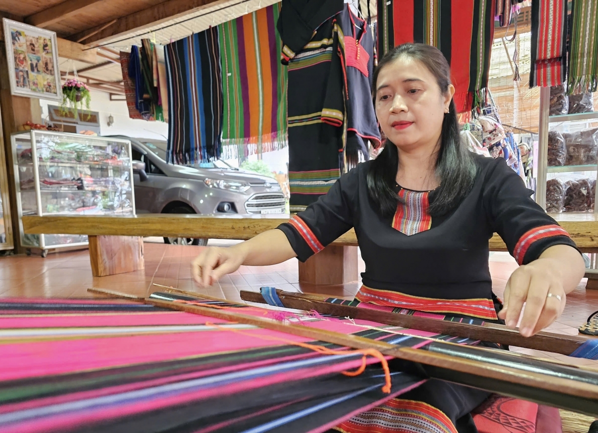 Têt cho roh vâ Dak Lak châ mơhno tơbleăng khôi túa lĕm tro troh ƀă vâi tơmối