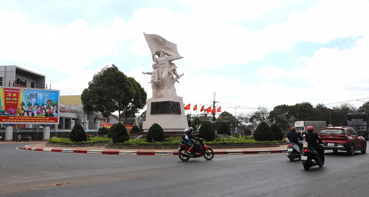 Rup gong kut blah dưi man pơdong ƀơi tơring glông Dak Mil, tơring čar Dak Nông
