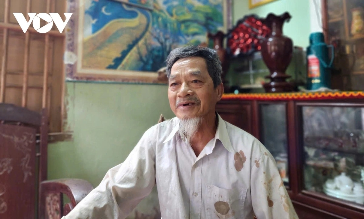 Ông Trần Duy Thảo, 72 tuổi ở xã Ba Động, cán bộ lão thành vui mừng vì sự phát triển của vủng An toàn khu Ba Tơ